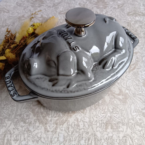 Staub piggy cocotte - grey, 6.7