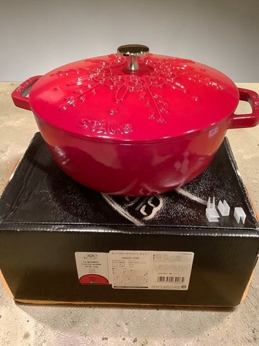 Staub snowflake cocotte 24cm - staub,