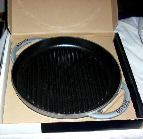 Staub round enameled cast - 10",