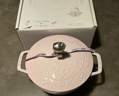 Staub hello kitty nabe - x,