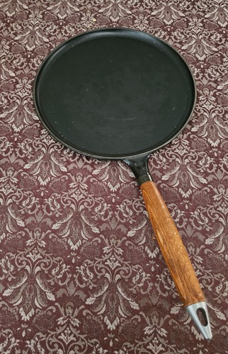 Staub cast iron - cast, crepe