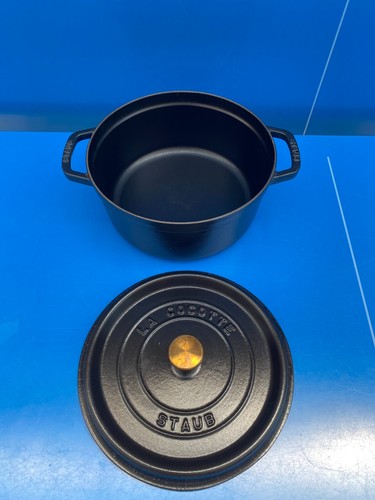 Staub round cast iron - iron, cocotte