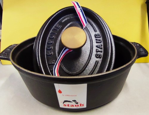 Staub cast iron oval cocotte - , /