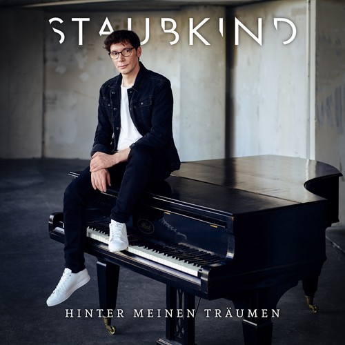Staubkind hinter meinen - hinter,