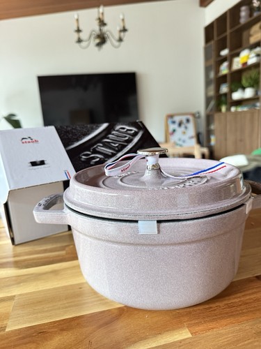 Staub cocotte 22cm - cocotte, round
